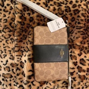 BRAND NEW Coach Wristlet